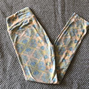 NWOT Lularoe one size leggings pastel colors